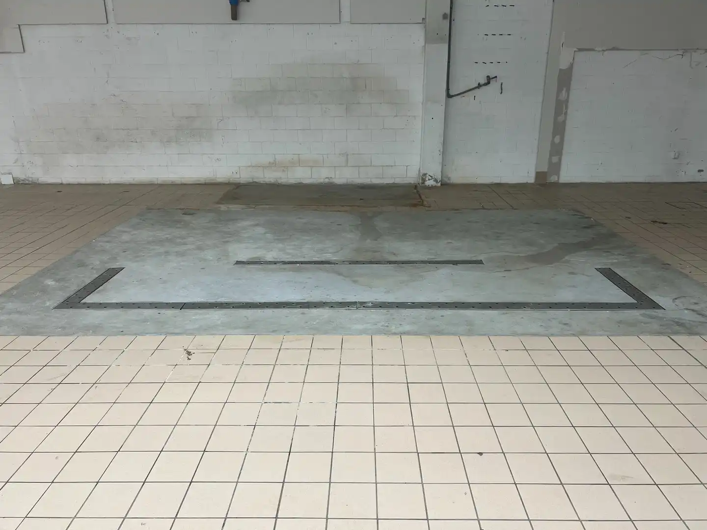 Industrial buildings for rent in Fene  with Heating and Alarm