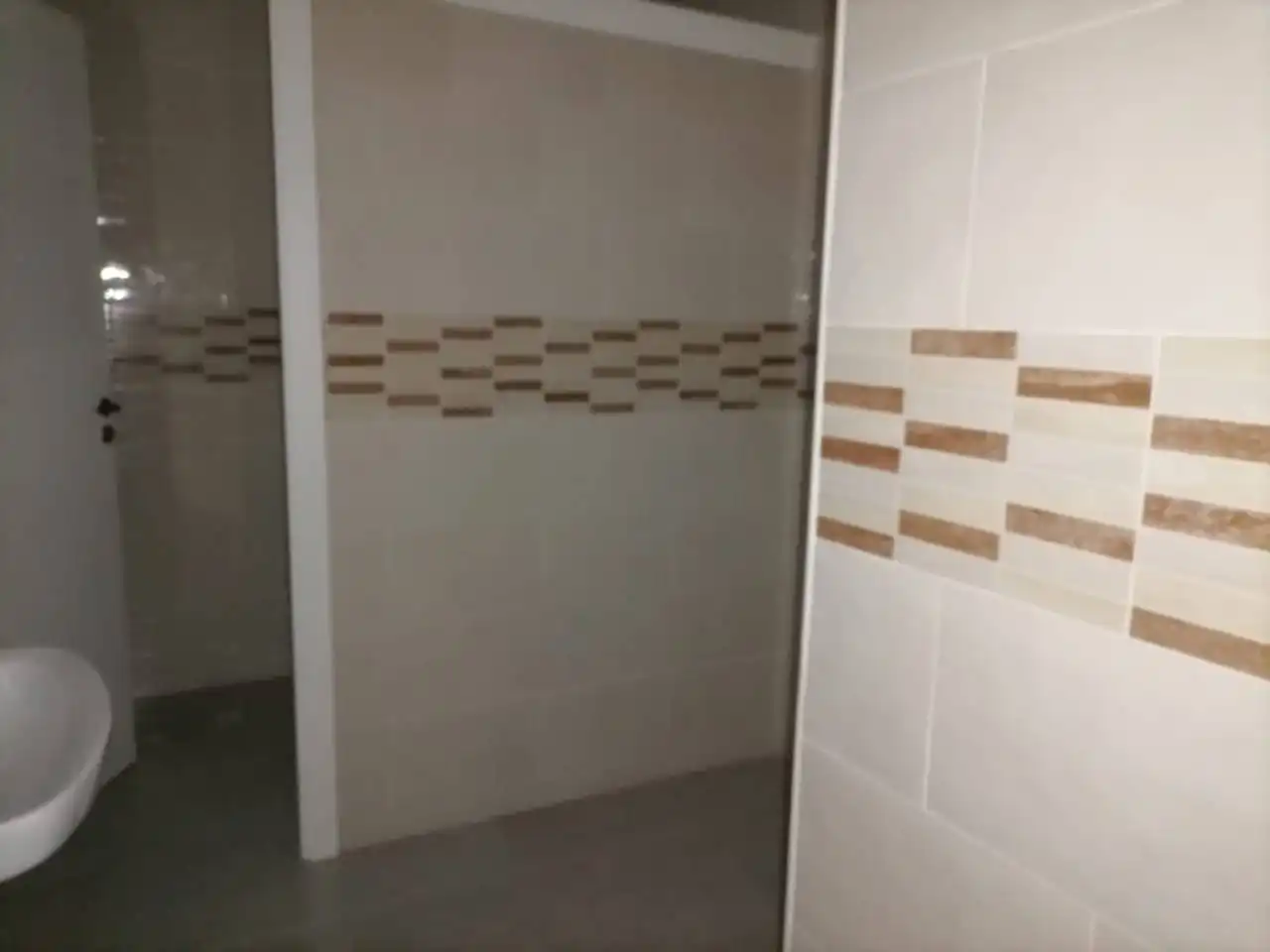 Baño de Local en venta en Fuentes de Oñoro, Salamanca