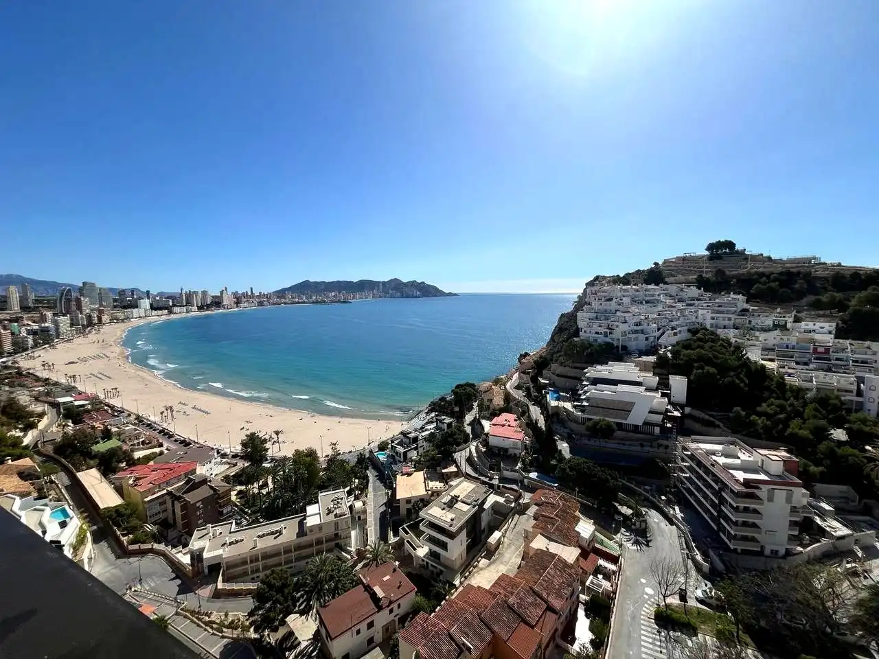 Vista exterior de Ático en venta en Benidorm con Aire acondicionado, Terraza y Piscina comunitaria