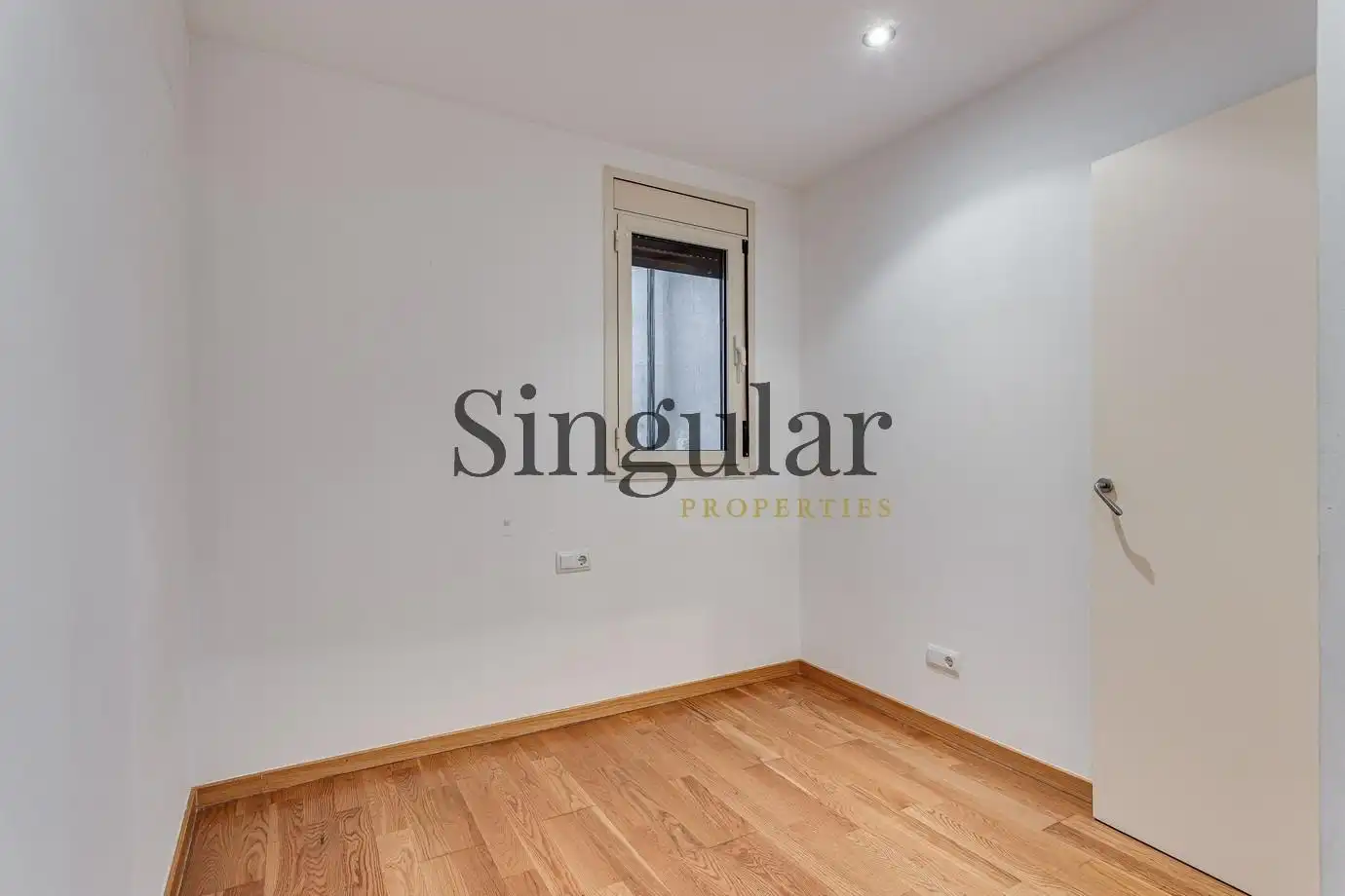 Habitación de Piso en venta en Barcelona con Calefacción y Balcón