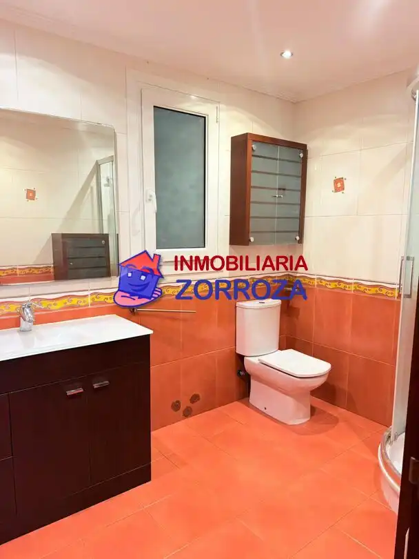 Bathroom of Flat for sale in Bilbao   with Heating and Furnished