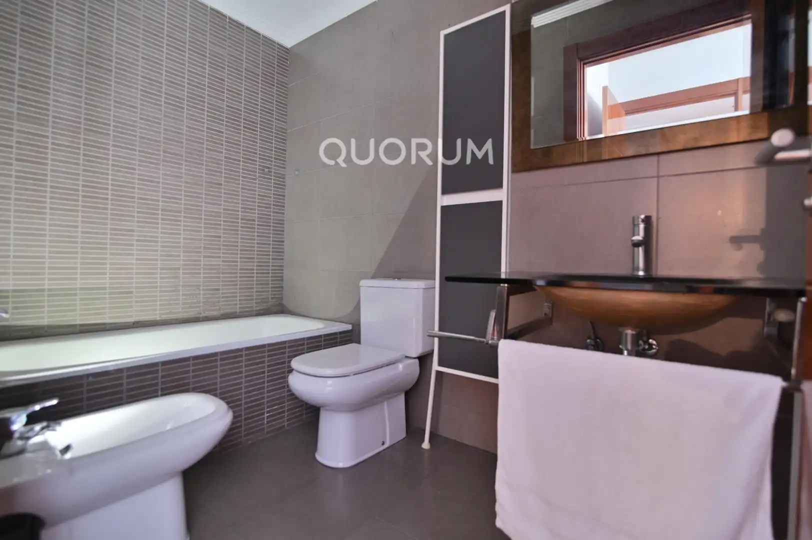 Badezimmer von Wohnung zum Verkauf in Bilbao  mit Heizung und Terrasse