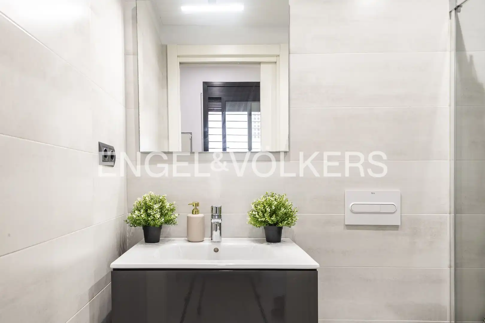 Baño de Casa adosada en venta en Badalona con Aire acondicionado, Calefacción y Terraza
