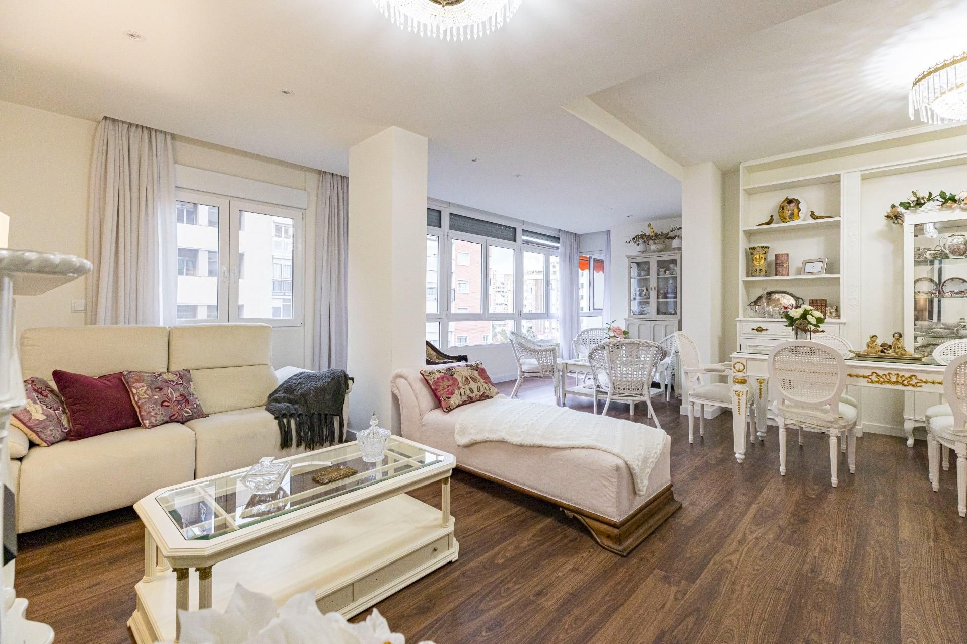 Sala d'estar de Pis en venda en  Murcia Capital amb Aire condicionat, Calefacció i Terrassa