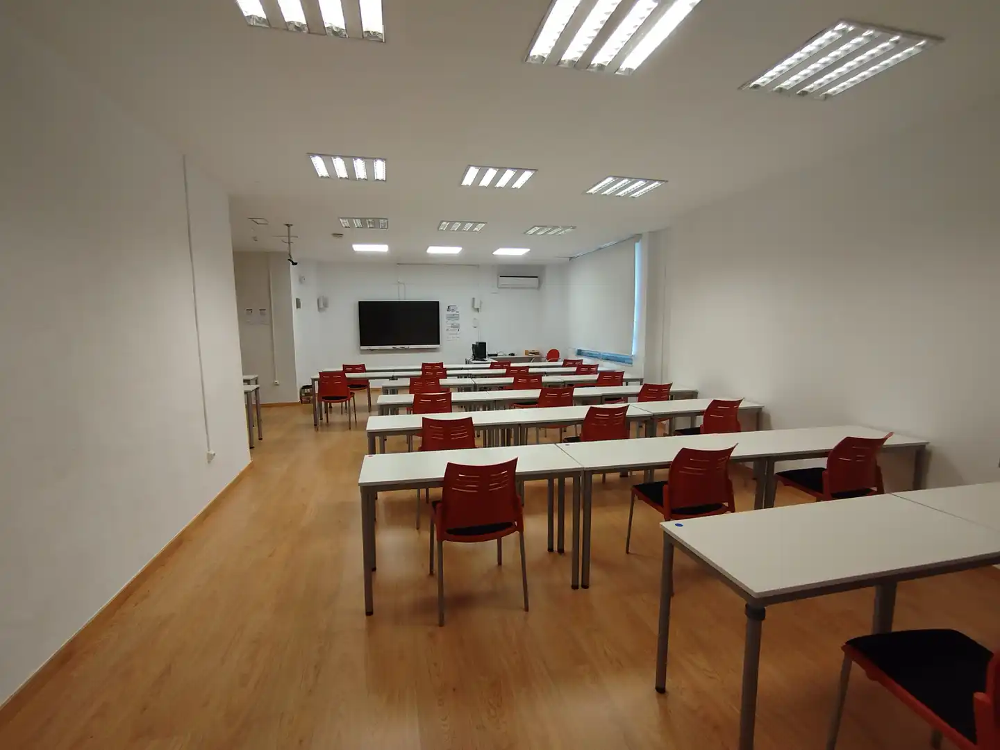 Commercial properties for sale in Castellón de la Plana / Castelló de la Plana  with Air Conditioner, Parquet flooring and Furnished