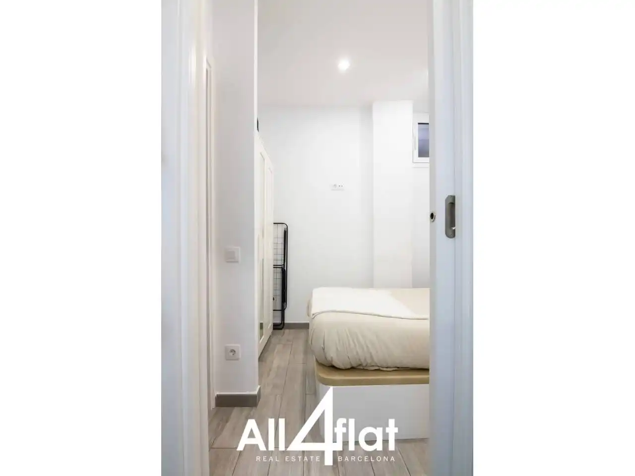Schlafzimmer von Wohnung zur Miete in Barcelona mit Klimaanlage, Parkett und Möbliert