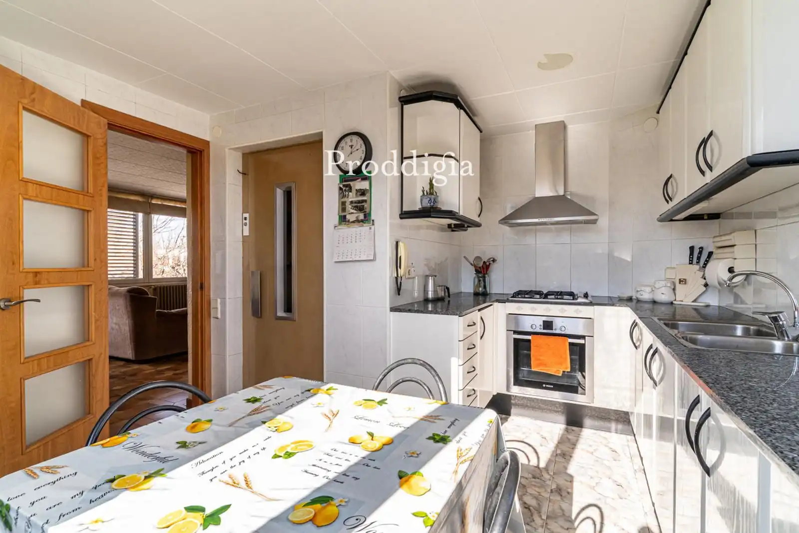Kitchen of Houses for sale in Sant Cugat del Vallès  with Terrace and Swimming Pool