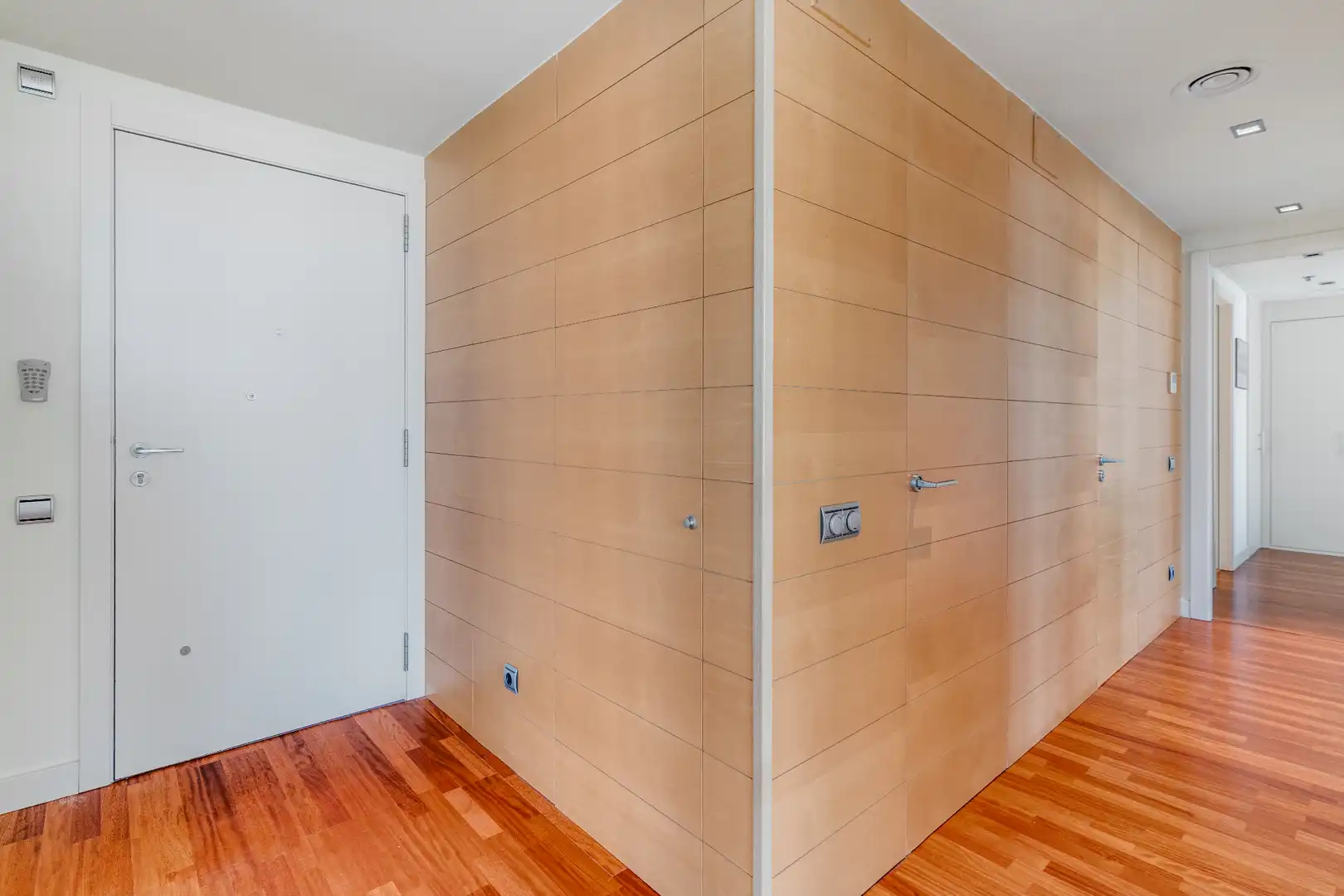 Flat for sale in Barcelona  with Air Conditioner, Heating and Parquet flooring