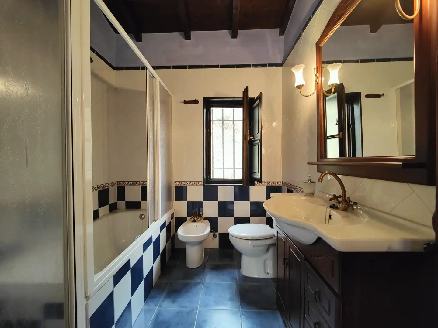 Baño de Casa o chalet en venta en Quirós con Jardín privado, Amueblado y Balcón