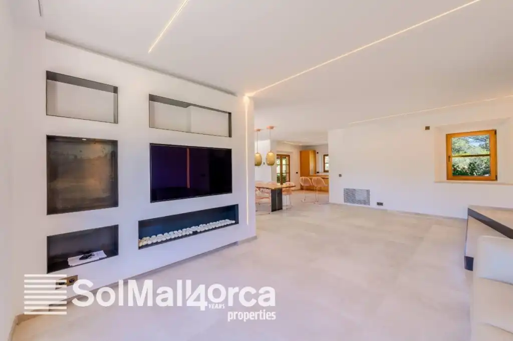 Living room of Country homes for sale in Pollença  with Air Conditioner, Heating and Private garden
