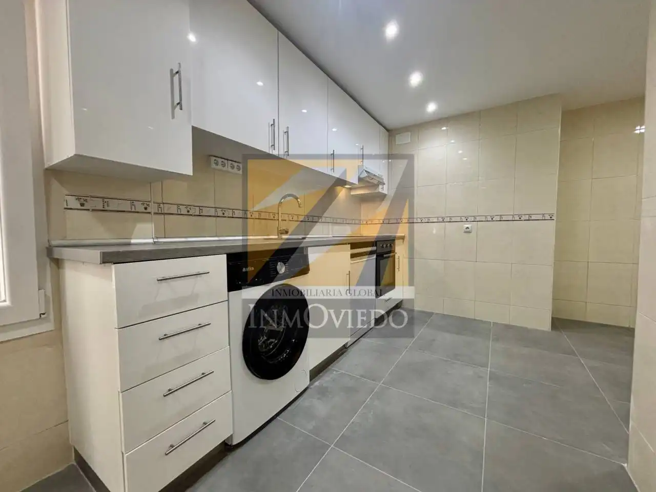 Cocina de Piso en venta en Oviedo  con Terraza