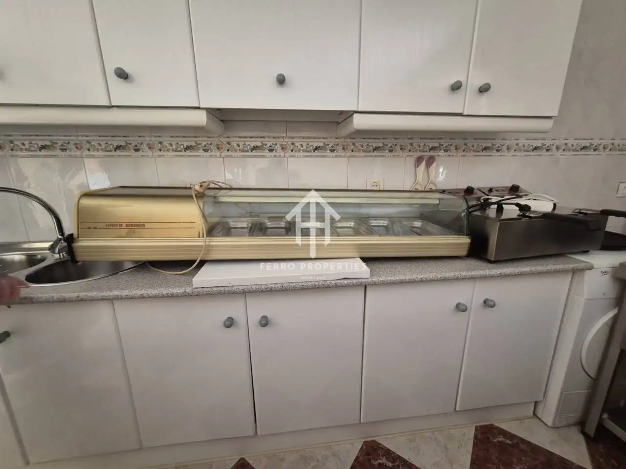 Cuina de Casa o xalet en venda en Loja amb Terrassa, Piscina i Moblat