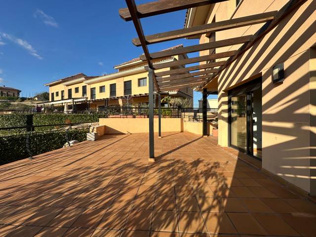 Casa adosada en Venta en Sant Esteve Sesrovires