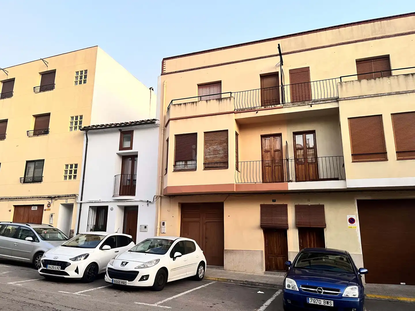 Vista exterior de Casa adosada en venta en Benlloc con Calefacción y Terraza