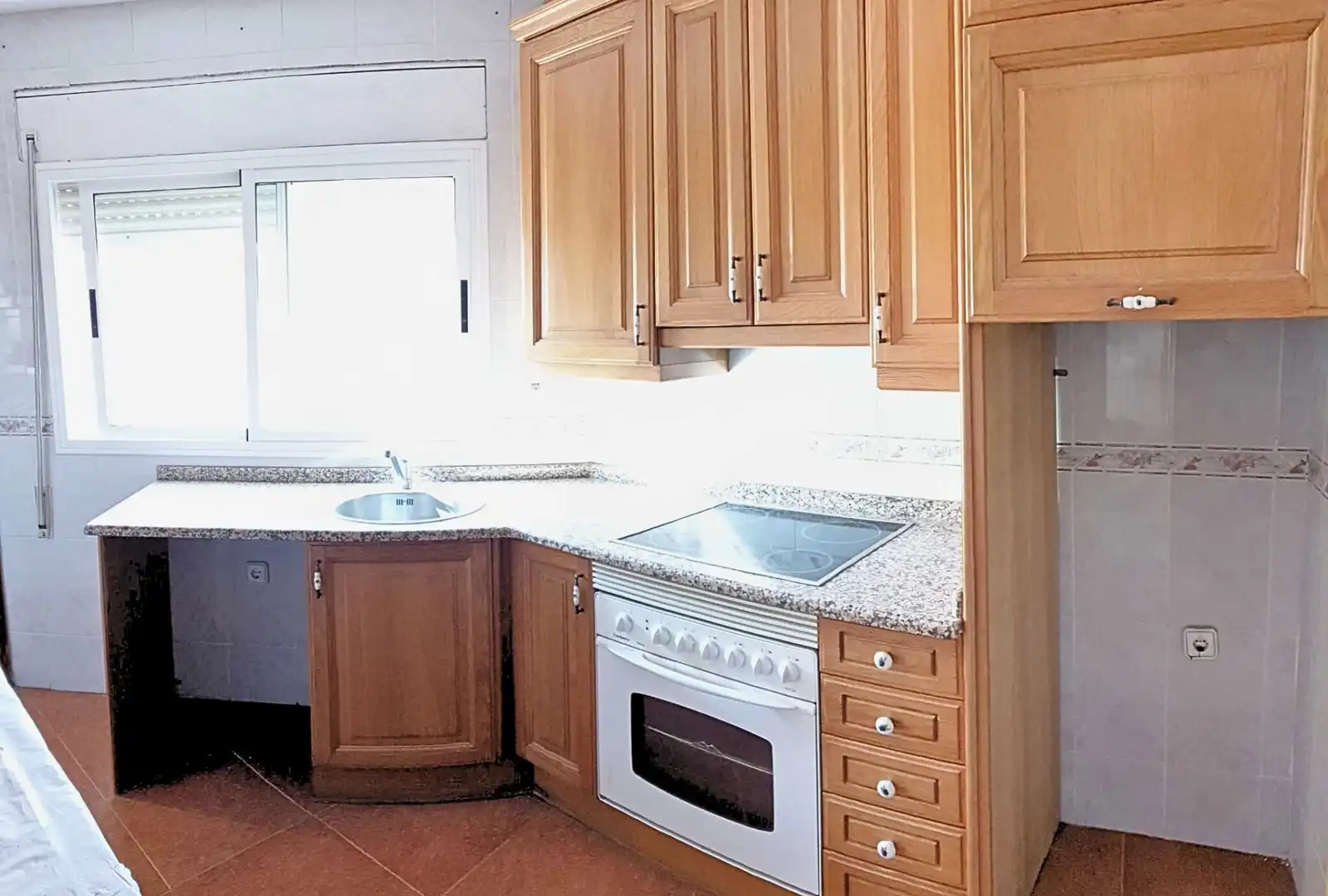 Küche von Wohnung zum Verkauf in Ibdes mit Heizung und Terrasse