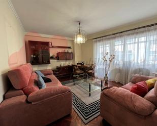 Sala d'estar de Estudi de lloguer en Lugo Capital amb Moblat i Forn