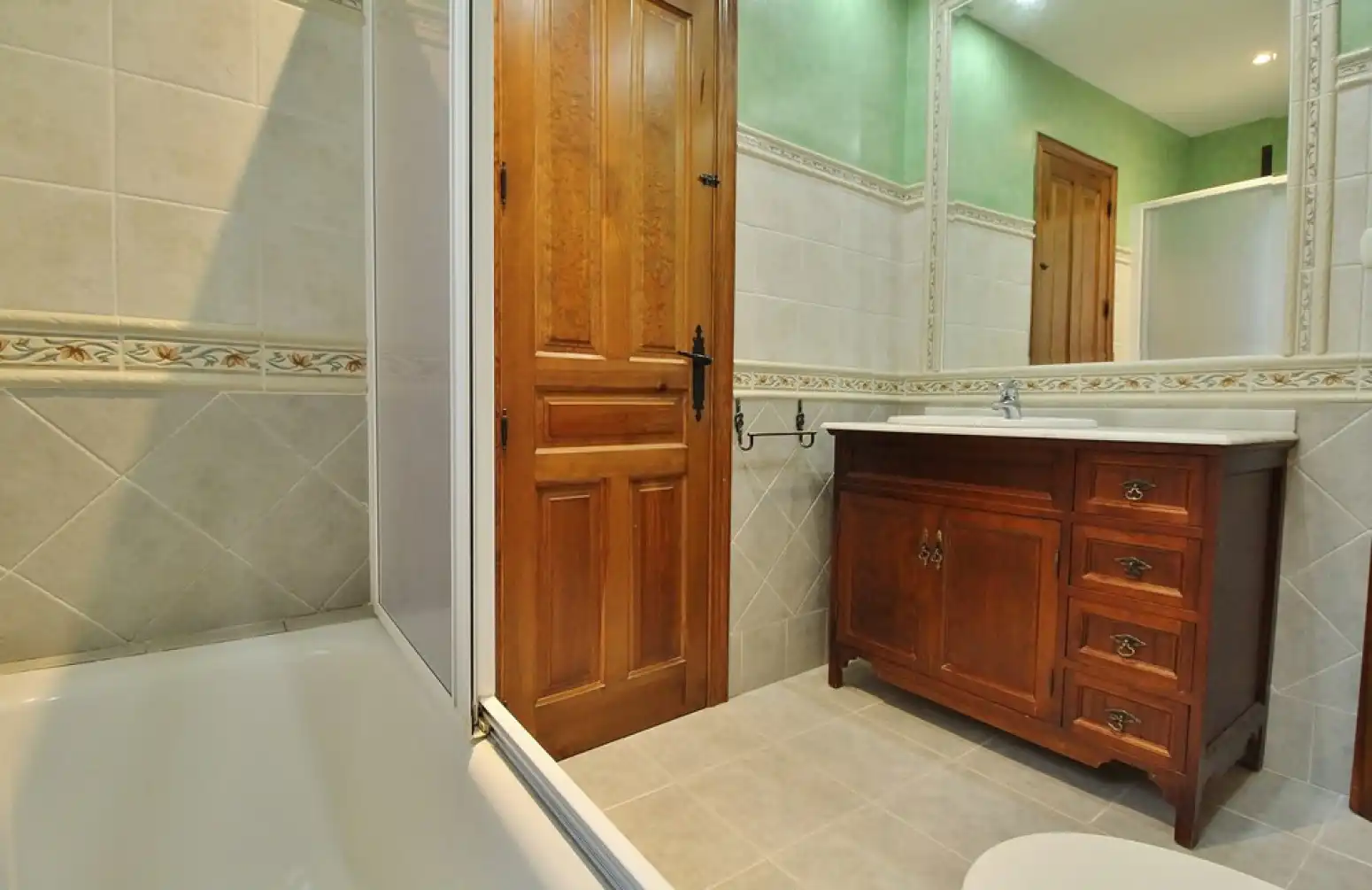 Bany de Casa o xalet en venda en Rincón de la Victoria amb Aire condicionat, Jardí privat i Terrassa