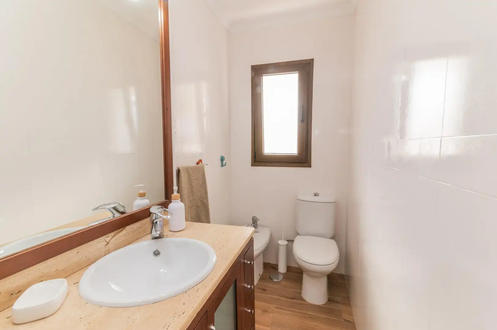 Bathroom of Attic for rent in Granada  with Terrace and Furnished