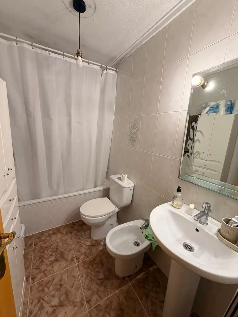 Bathroom of Flat for sale in Torrevieja  with Air Conditioner and Furnished