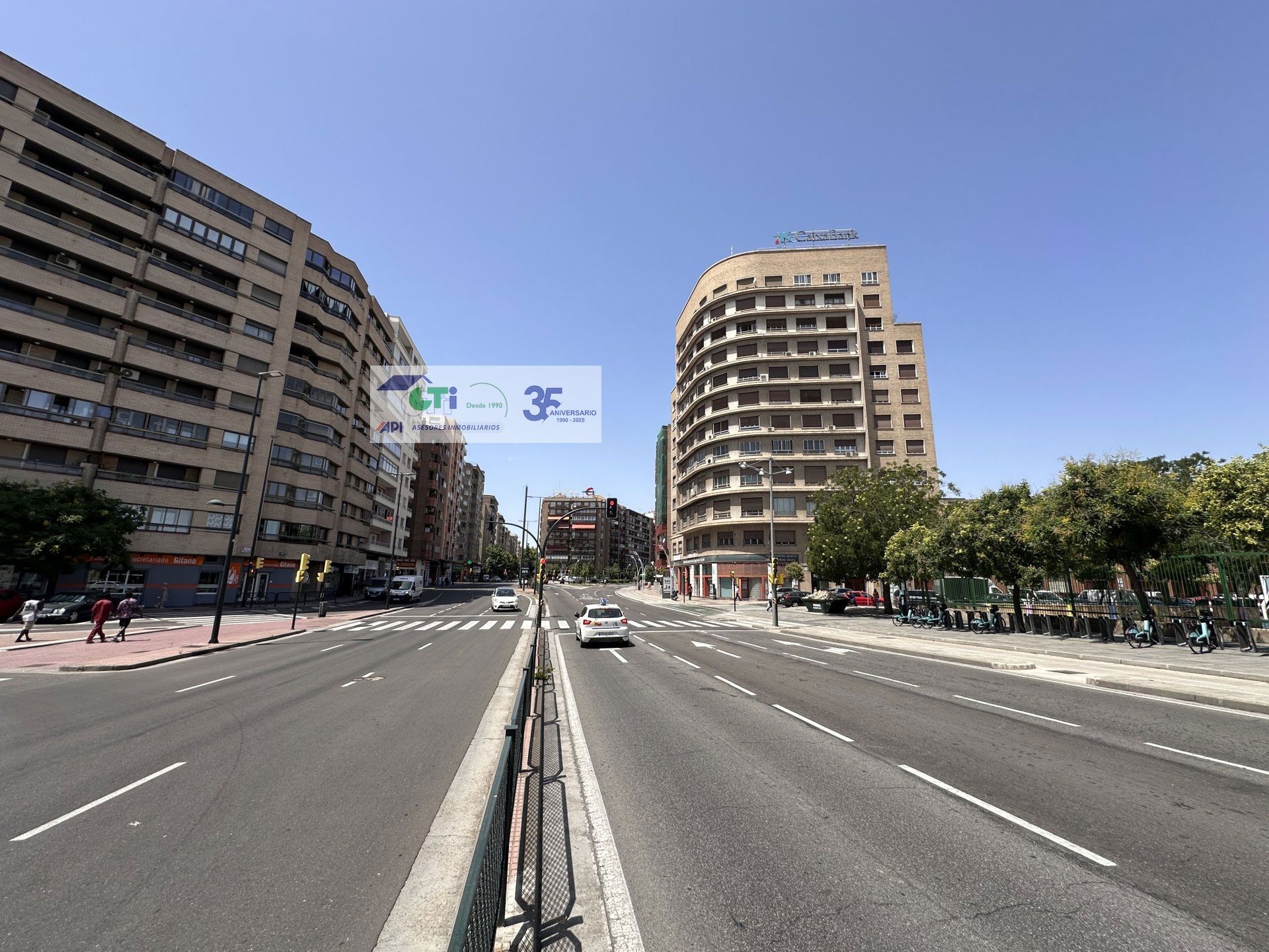 Exterior view of Office for sale in  Zaragoza Capital