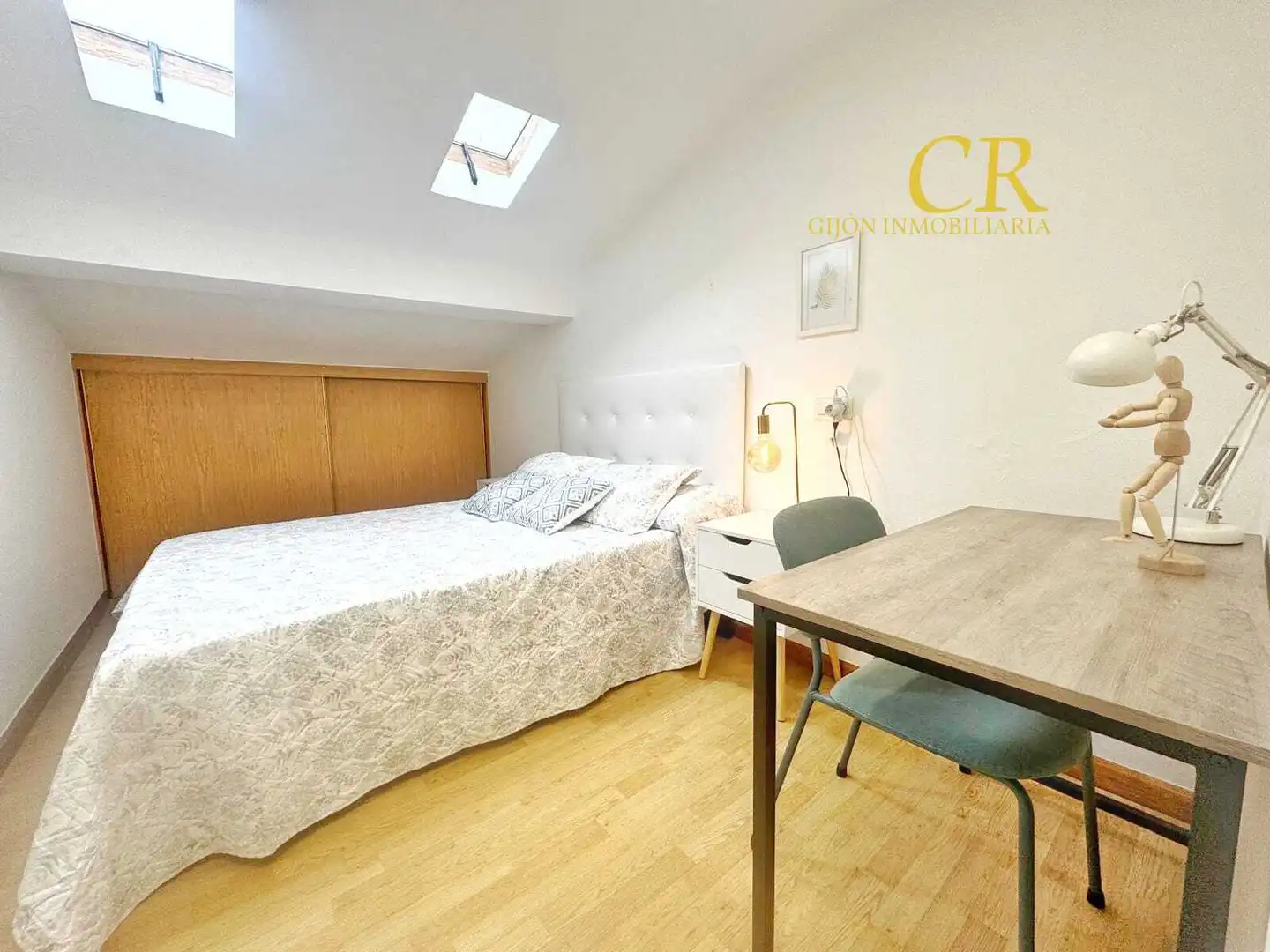 Habitación de Ático en venta en Gijón  con Calefacción, Amueblado y Horno