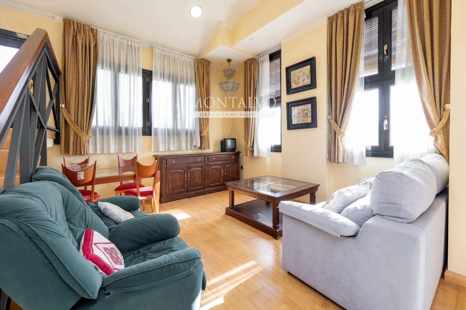 Sala de estar de Ático en venta en Granada con Aire acondicionado y Terraza