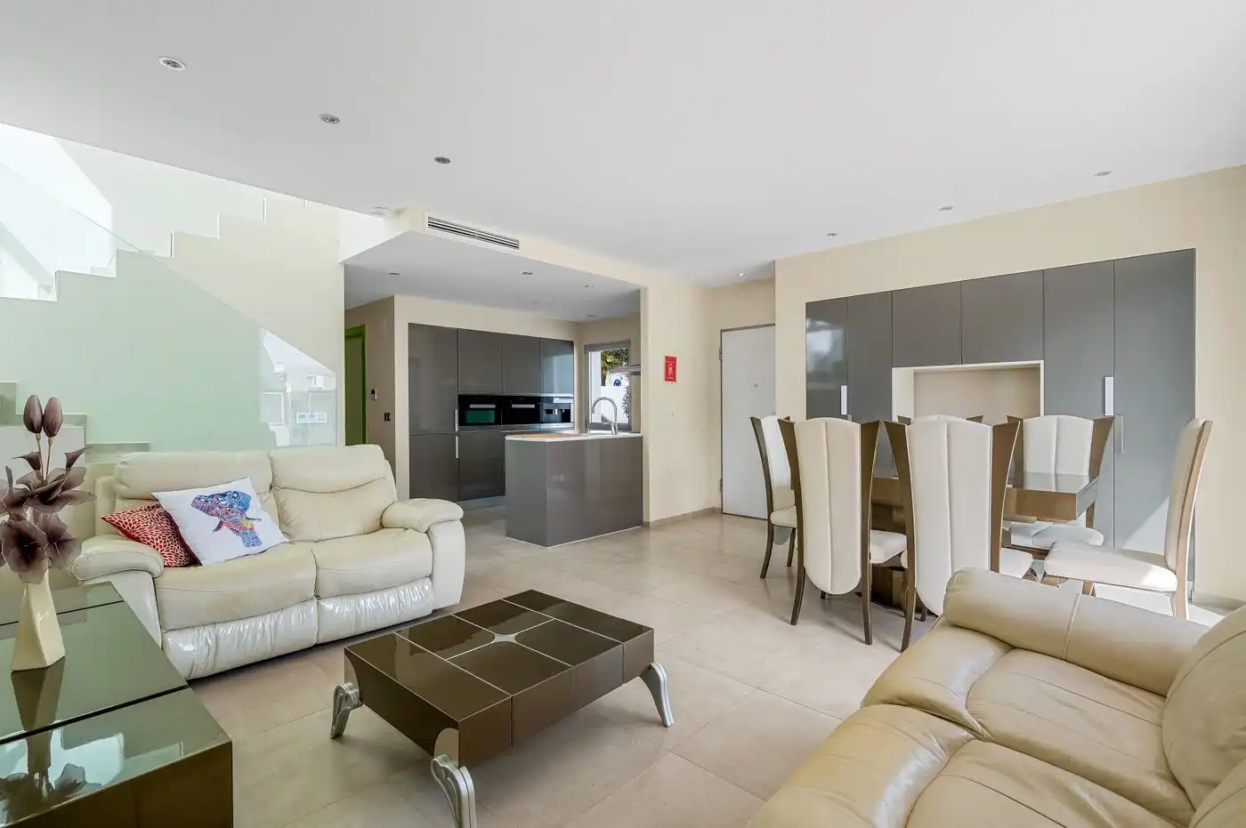 Detached house with terrace for sale in Calle Montebello, imagen 2