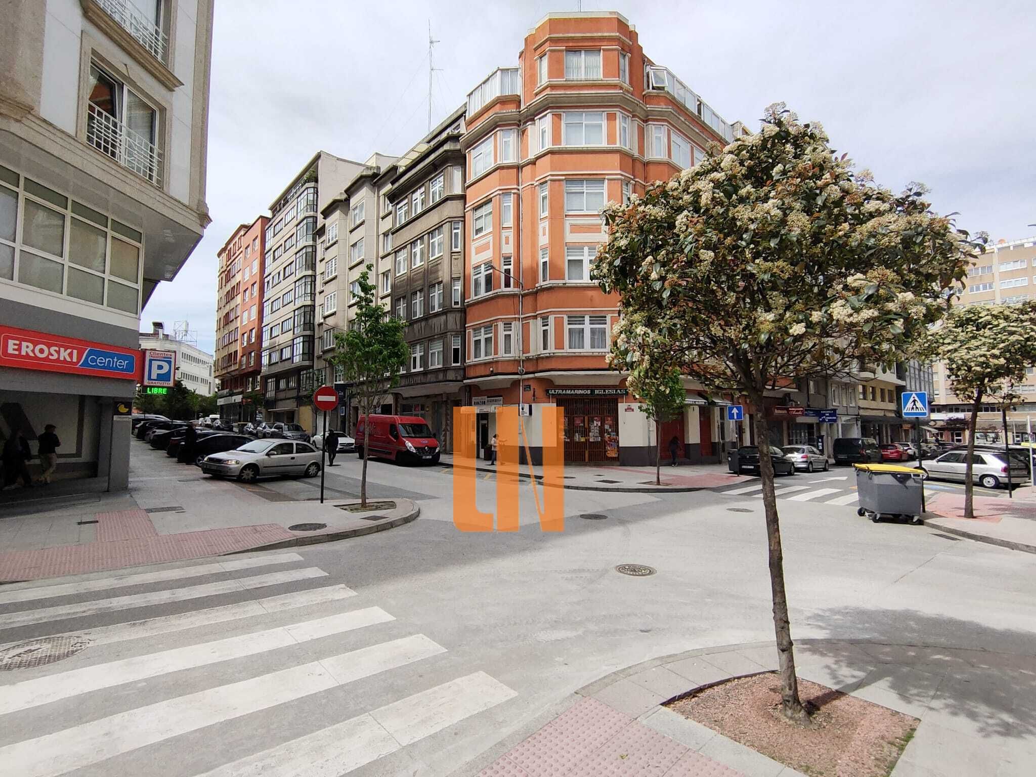 Vista exterior de Local en venda en A Coruña Capital  amb Internet