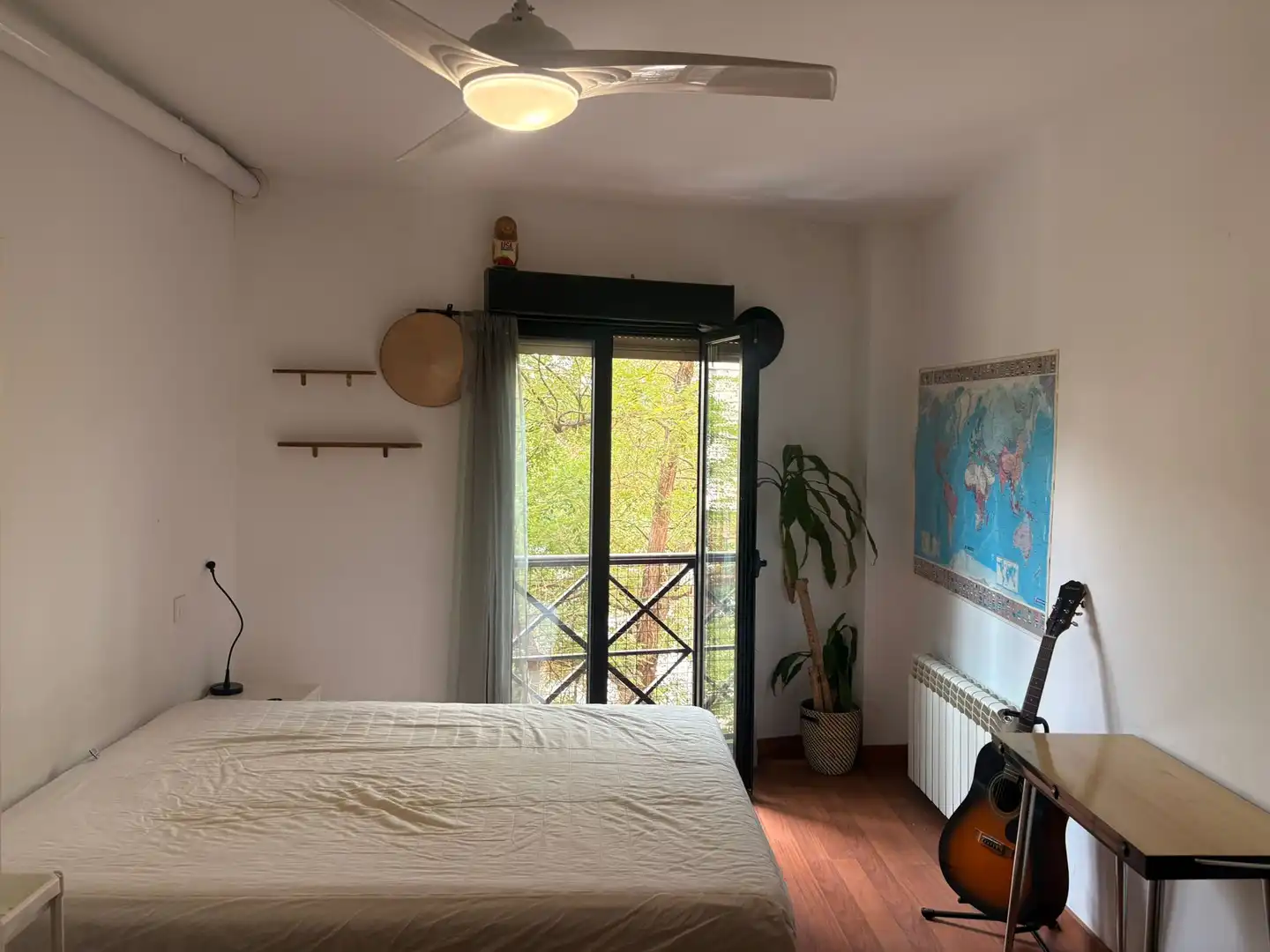 Schlafzimmer von Wohnung zur Miete in Madrid mit Heizung und Balkon
