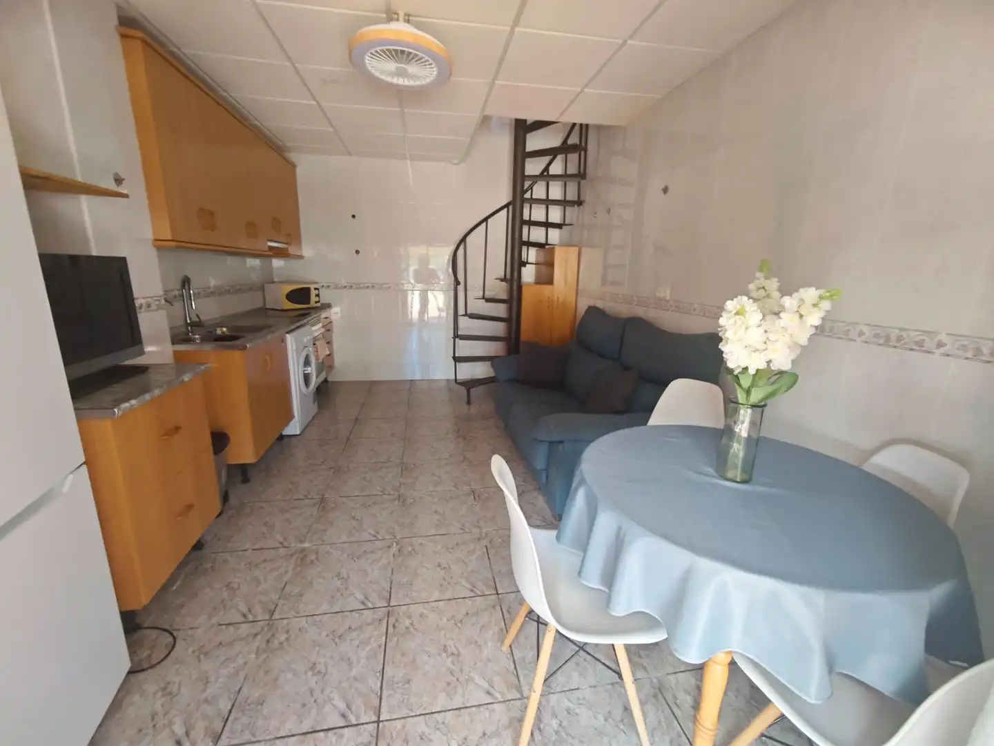 Cuina de Casa o xalet en venda en Cartagena amb Jardí privat, Terrassa i Moblat