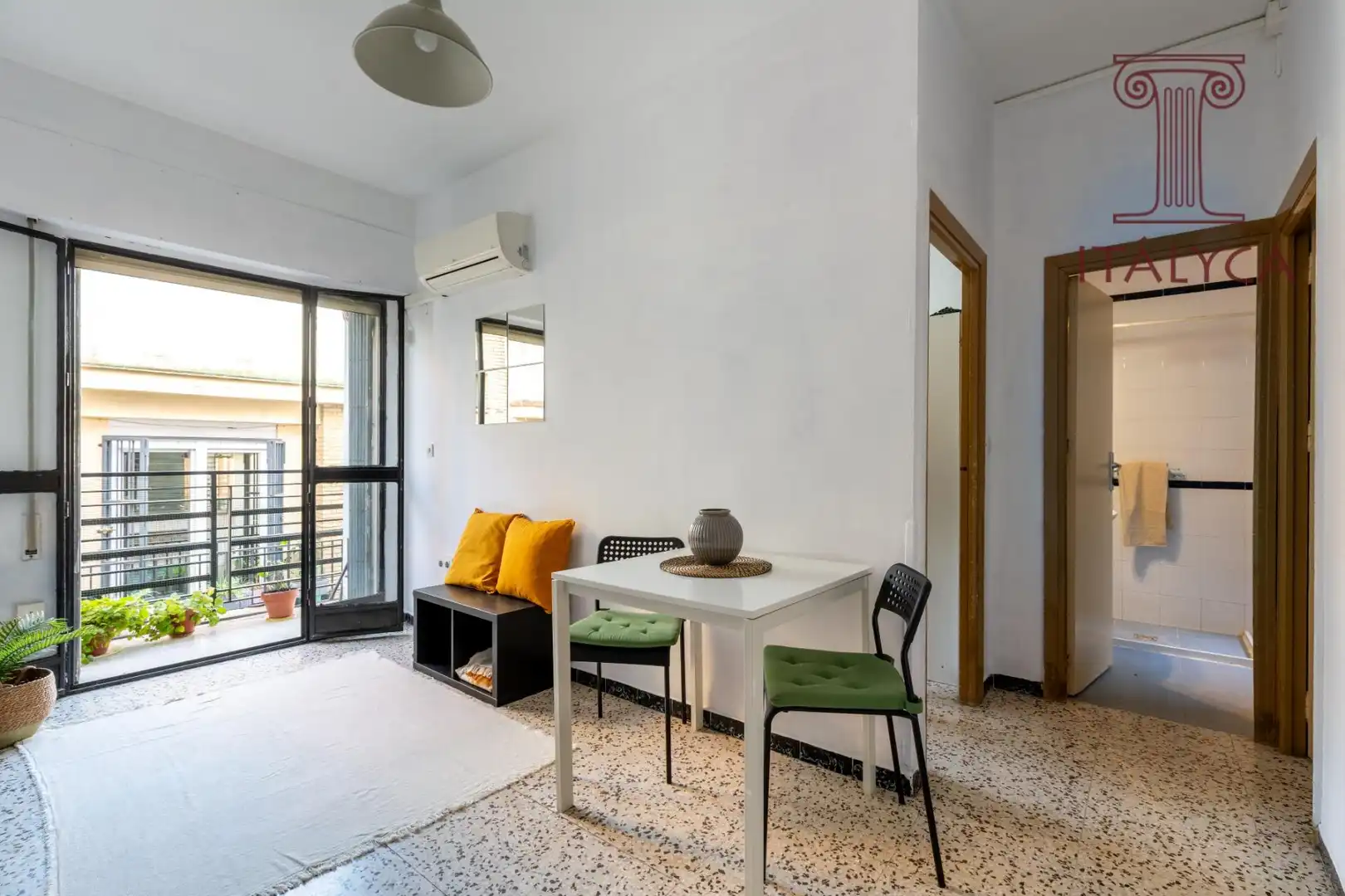 Balcony of Flat for sale in Sevilla  with Air Conditioner and Terrace