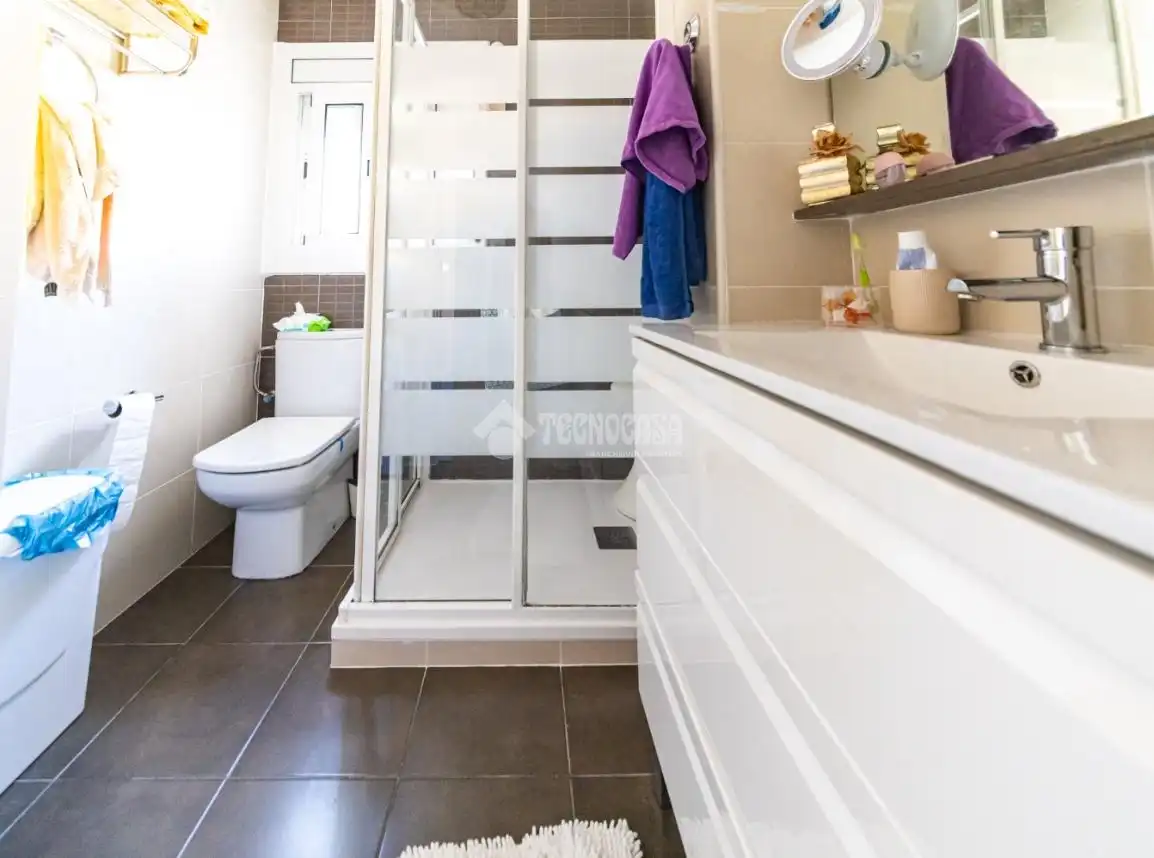 Baño de Piso en venta en Cunit con Aire acondicionado, Parquet y Terraza