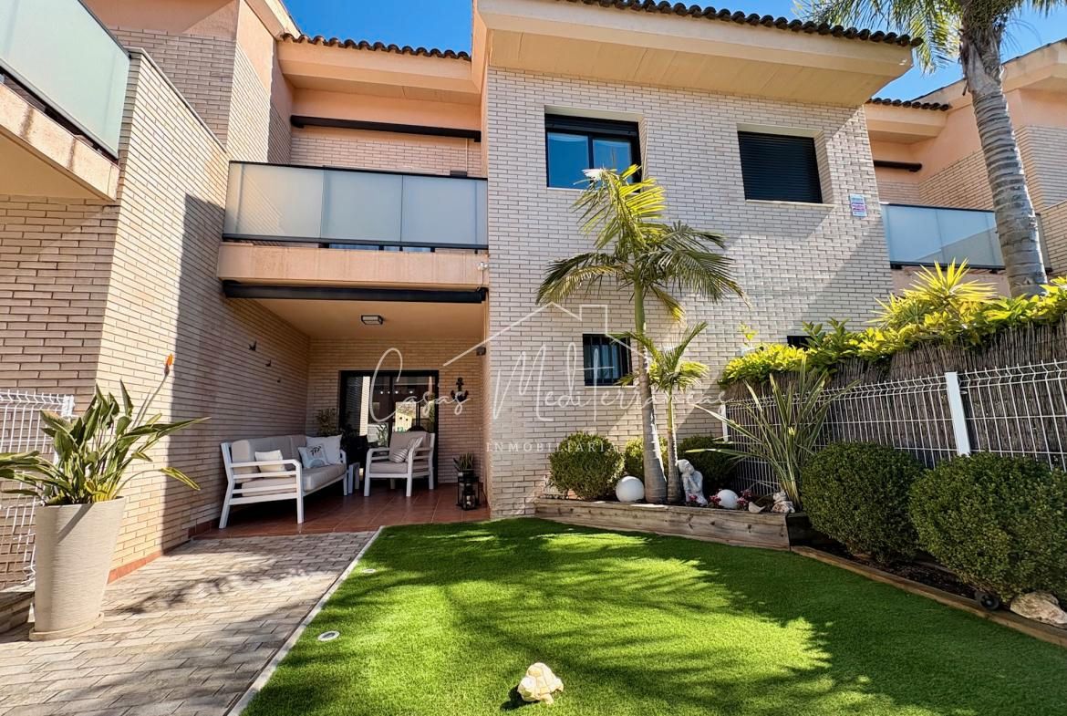 Jardín de Casa adosada en venta en Cambrils con Aire acondicionado, Calefacción y Jardín privado
