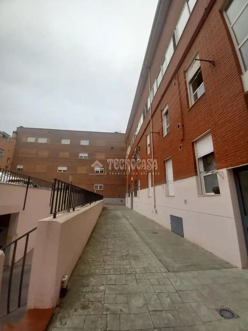 Vista exterior de Piso en venta en Azuqueca de Henares con Calefacción