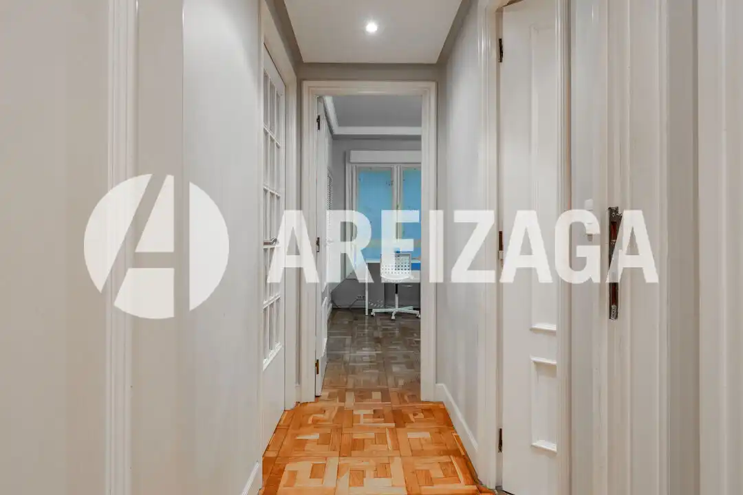 Pis en venda en Donostia - San Sebastián  amb Calefacció i Balcó