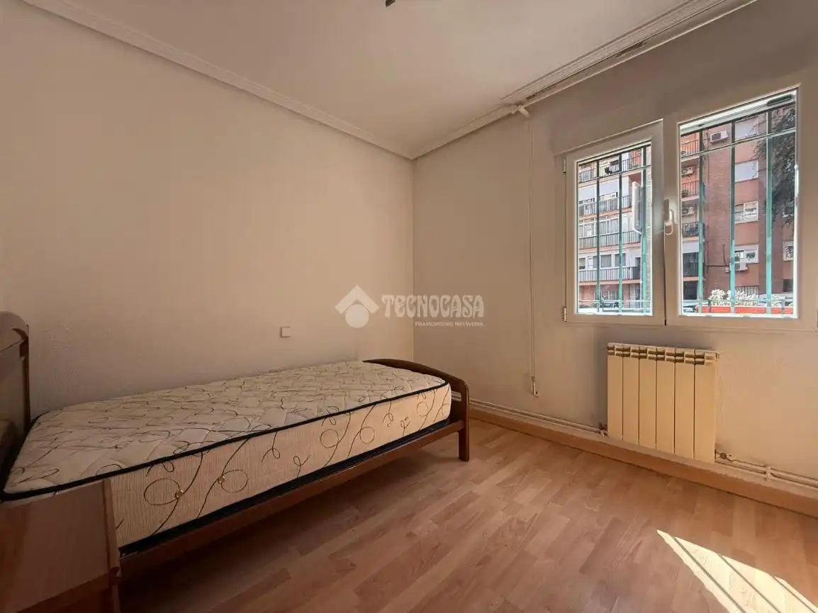 Bedroom of Flat for sale in Alcalá de Henares  with Heating
