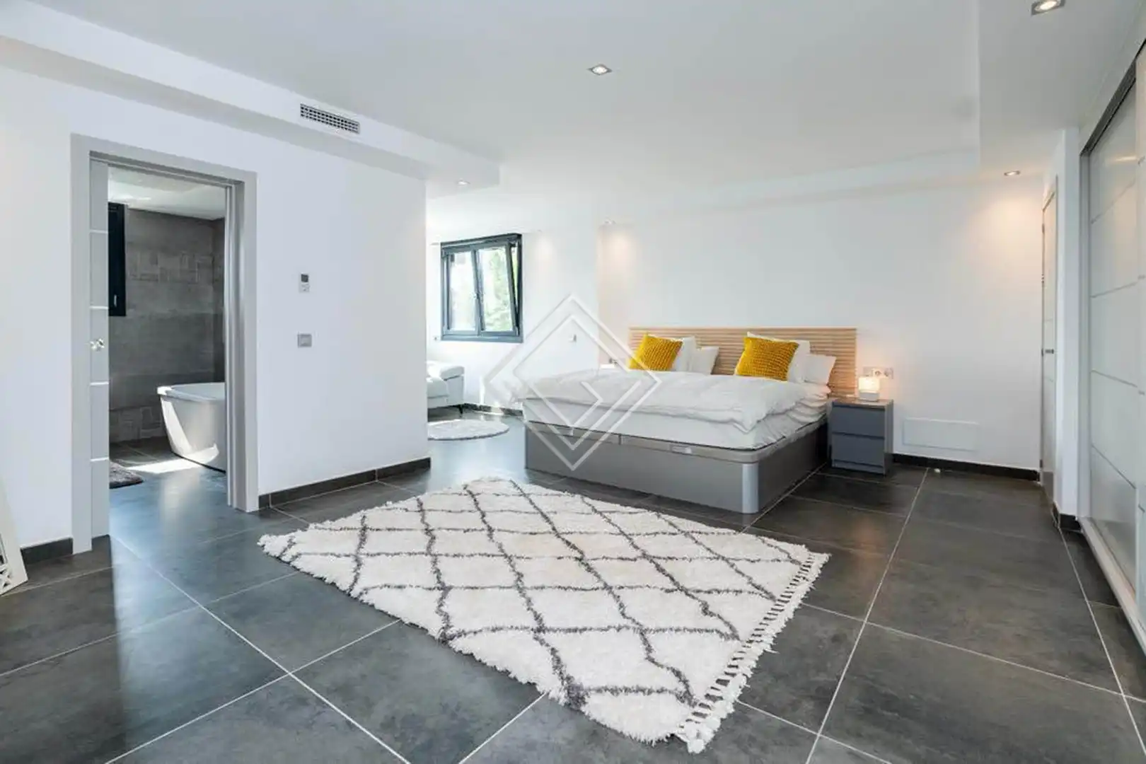 Villa mit Pool zum Verkauf in Nueva Andalucía, imagen 7