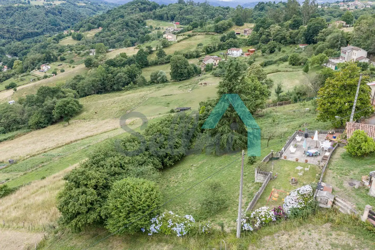 Casa adosada en venda en Langreo amb Calefacció, Jardí privat i Parquet