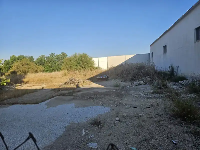 Terreno industrial en venta en Lucena