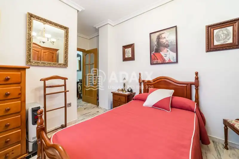 Habitación de Piso en venta en Úbeda con Aire acondicionado, Calefacción y Trastero