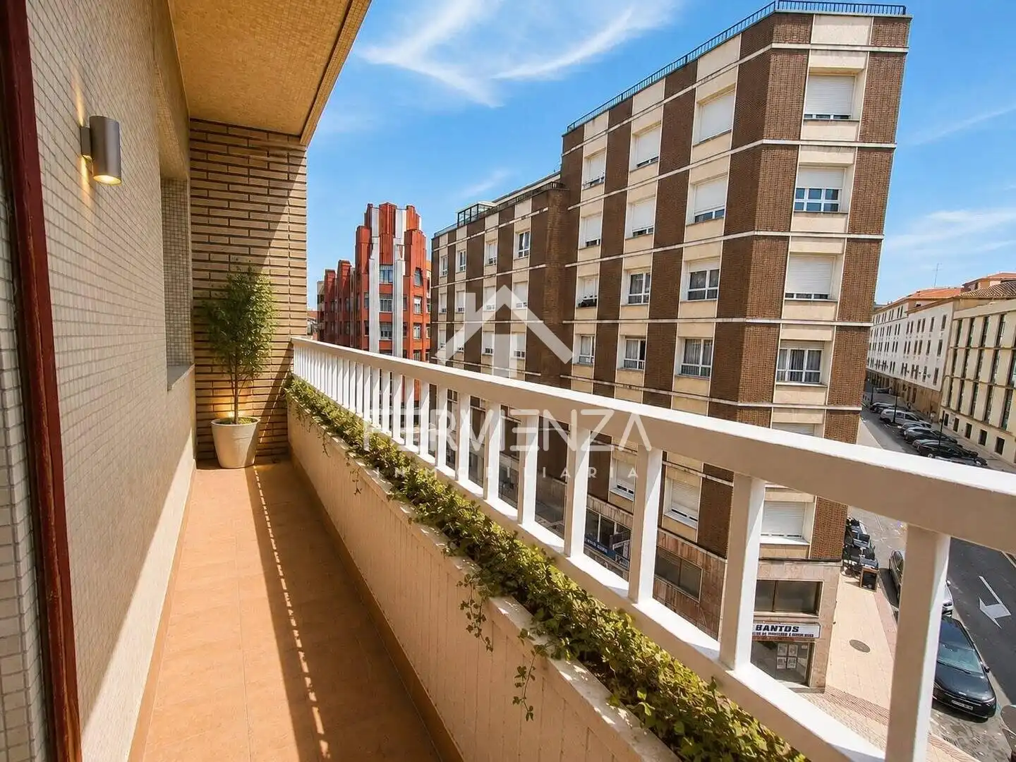 Vista exterior de Pis en venda en Oviedo 