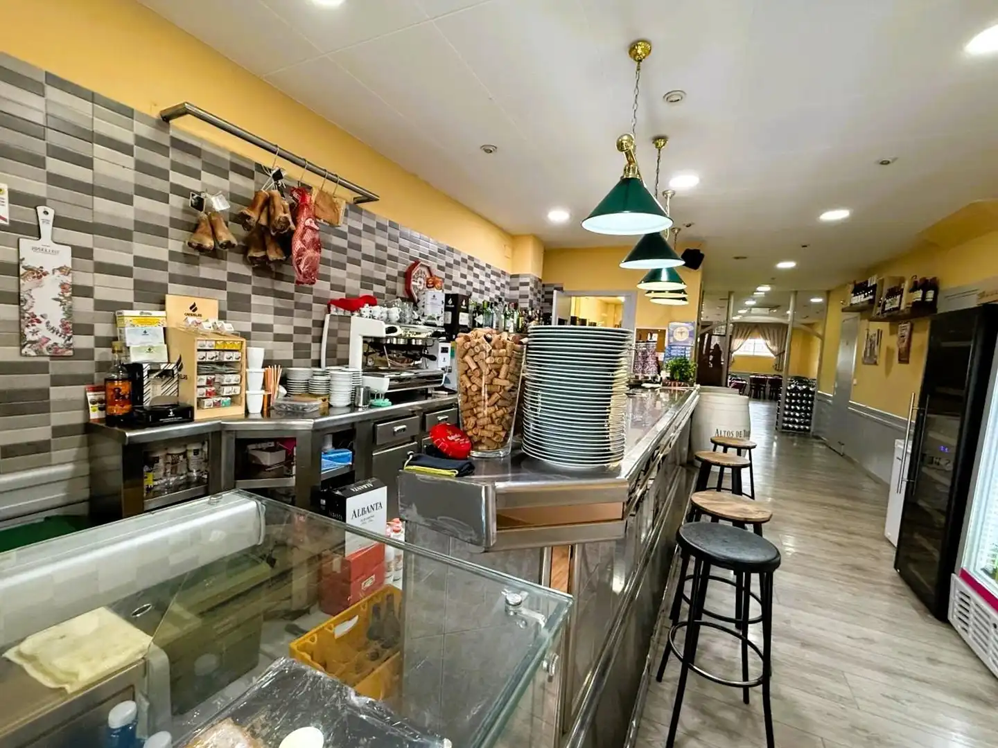 Business premises for transfer in Carrer dels Marquesos de Barberà, imagen 11