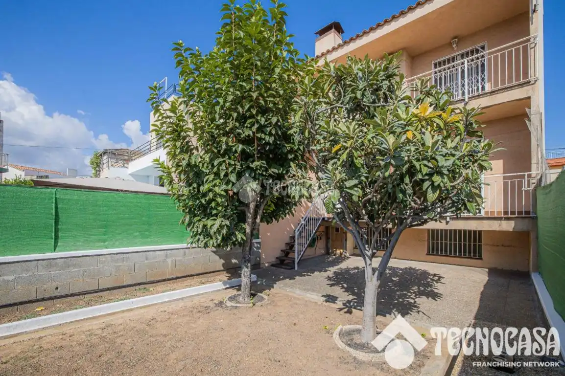 Casa pareada con terraza en venta en Sant Vicenç Dels Horts, imagen 27