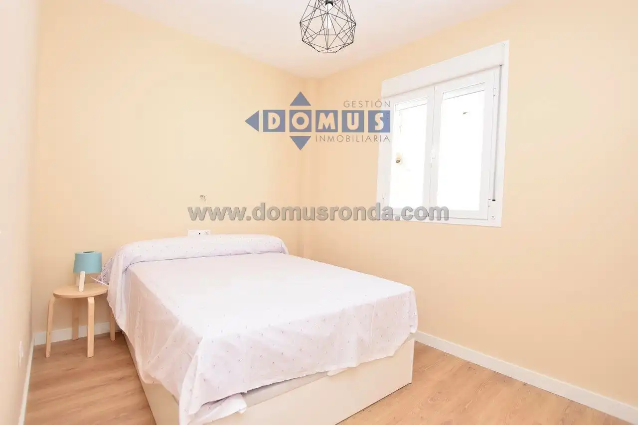 Bedroom of Flat for rent in Ronda  with Air Conditioner and Terrace
