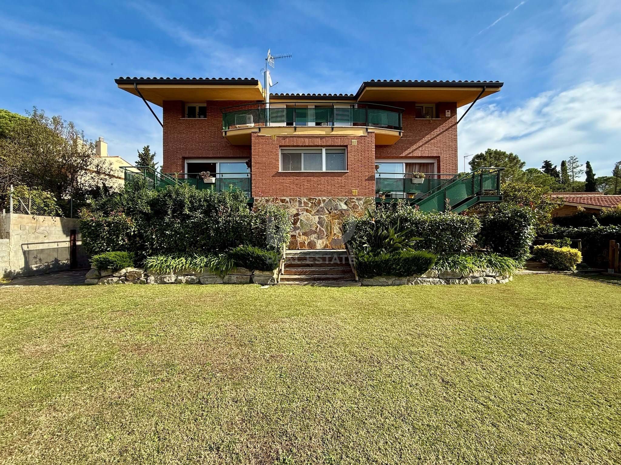 Vista exterior de Casa o xalet en venda en Sant Vicenç de Montalt amb Aire condicionat, Calefacció i Terrassa