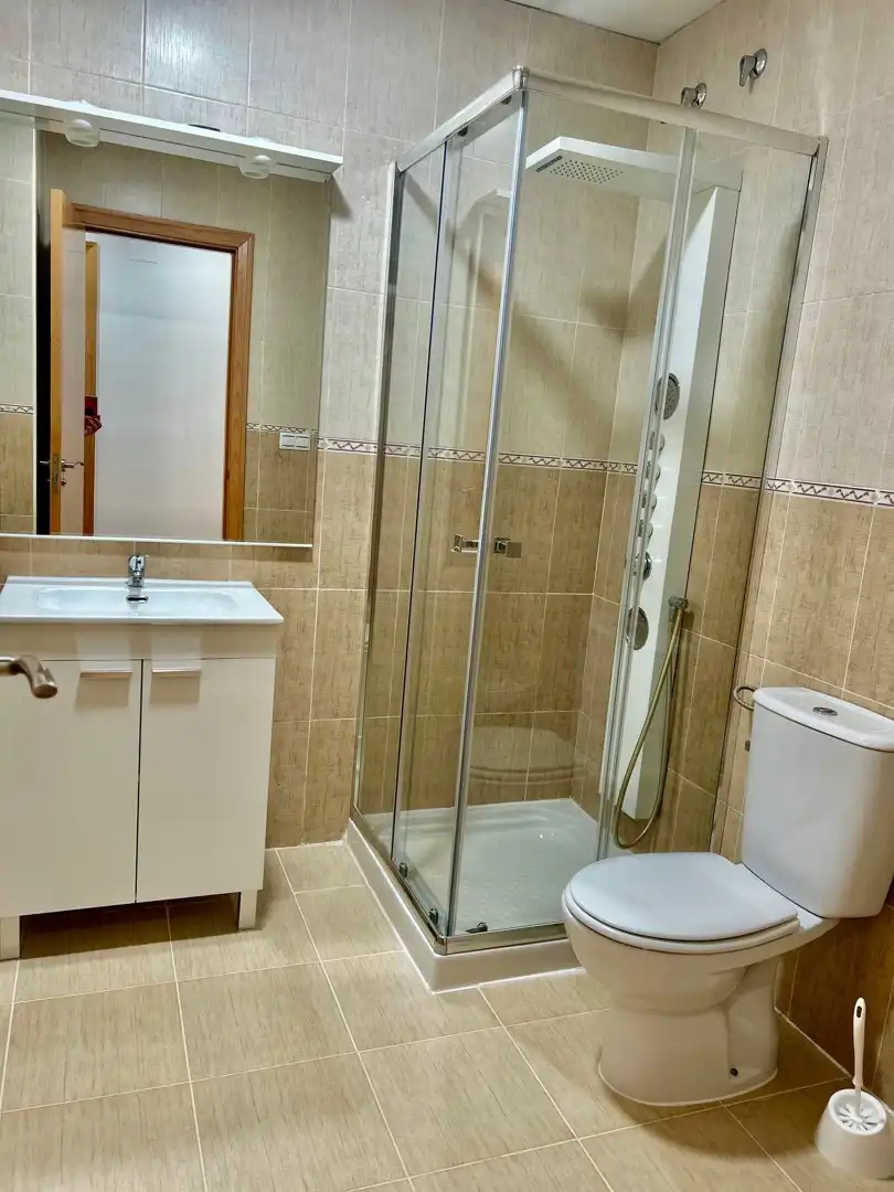 Baño de Piso de alquiler en Riba-roja de Túria con Terraza, Trastero y Piscina