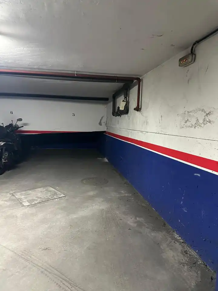 Parking de Estudio en venta en Madrid con Aire acondicionado y Amueblado