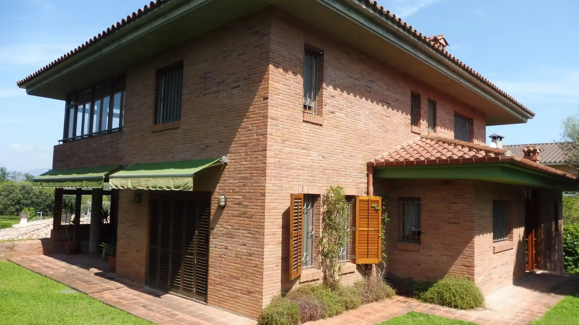 Garden of Houses for sale in Girona Capital  with Heating, Terrace and Storage room