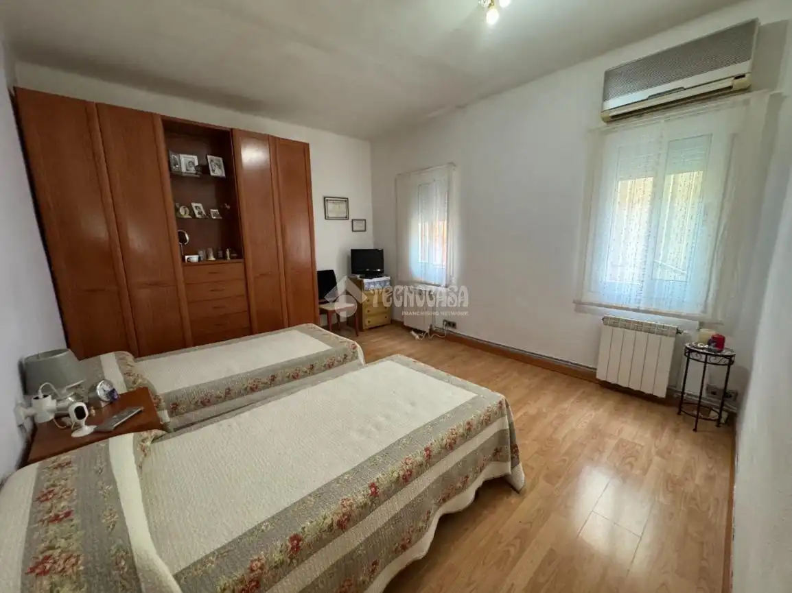 Schlafzimmer von Wohnung zum Verkauf in Barcelona mit Klimaanlage, Heizung und Terrasse
