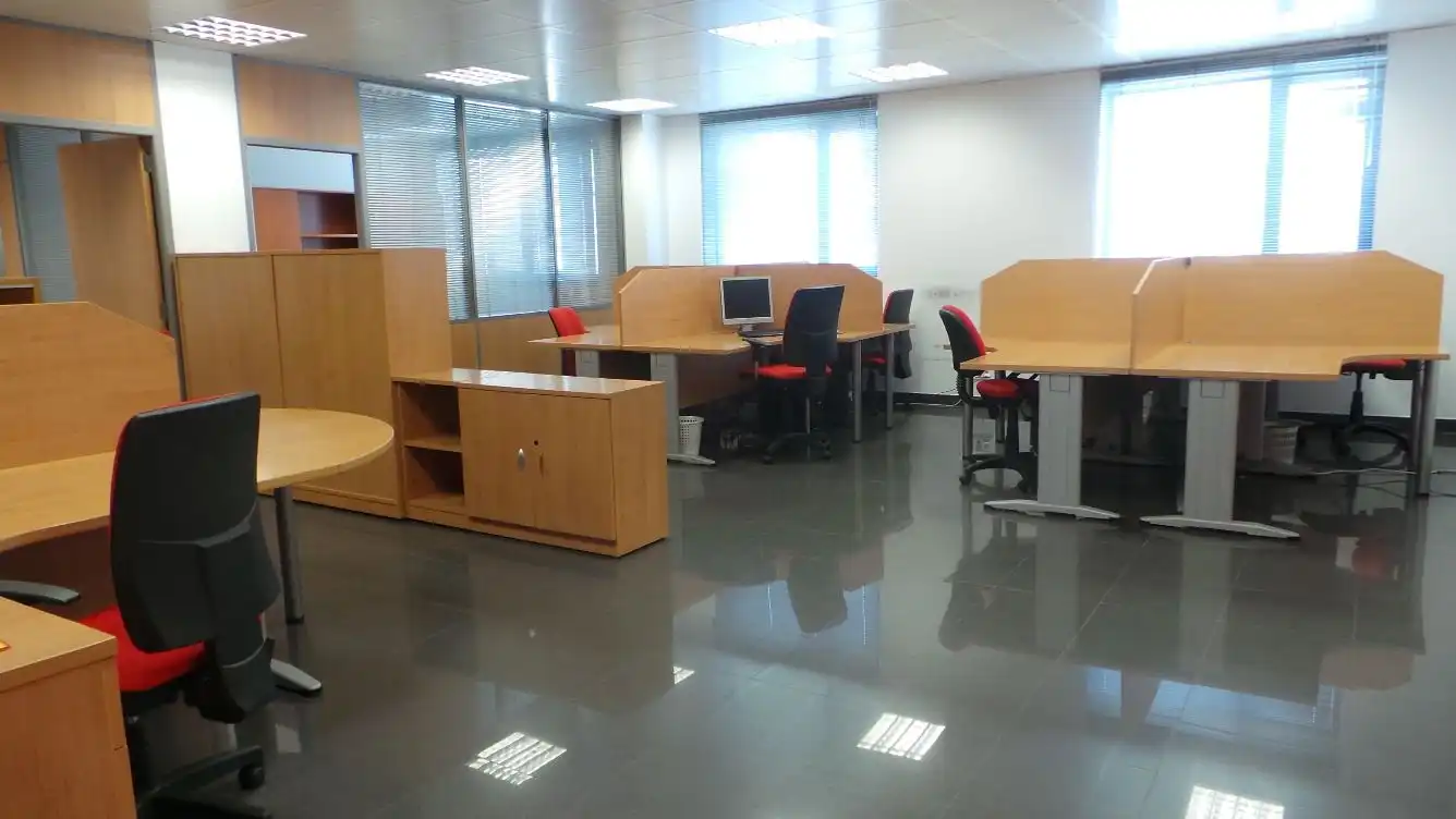 Oficina de alquiler en Narón
